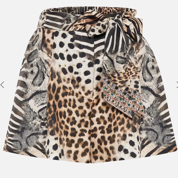 Camilla For the love of Leo belted tuck front silk shorts. Sz L - Picture 5 of 12